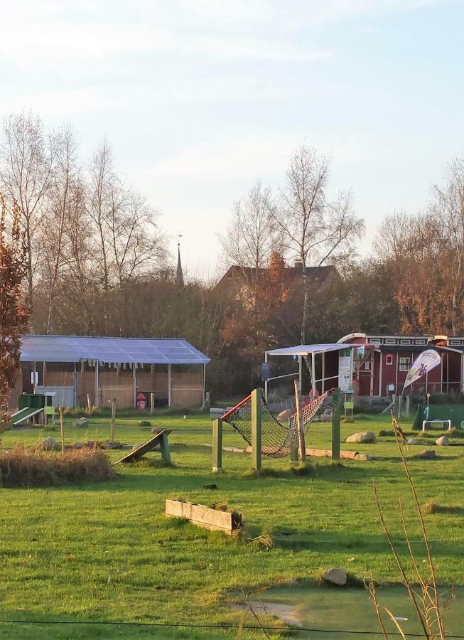 Am Kanal Neuhaus an der Oste Bagian luar foto